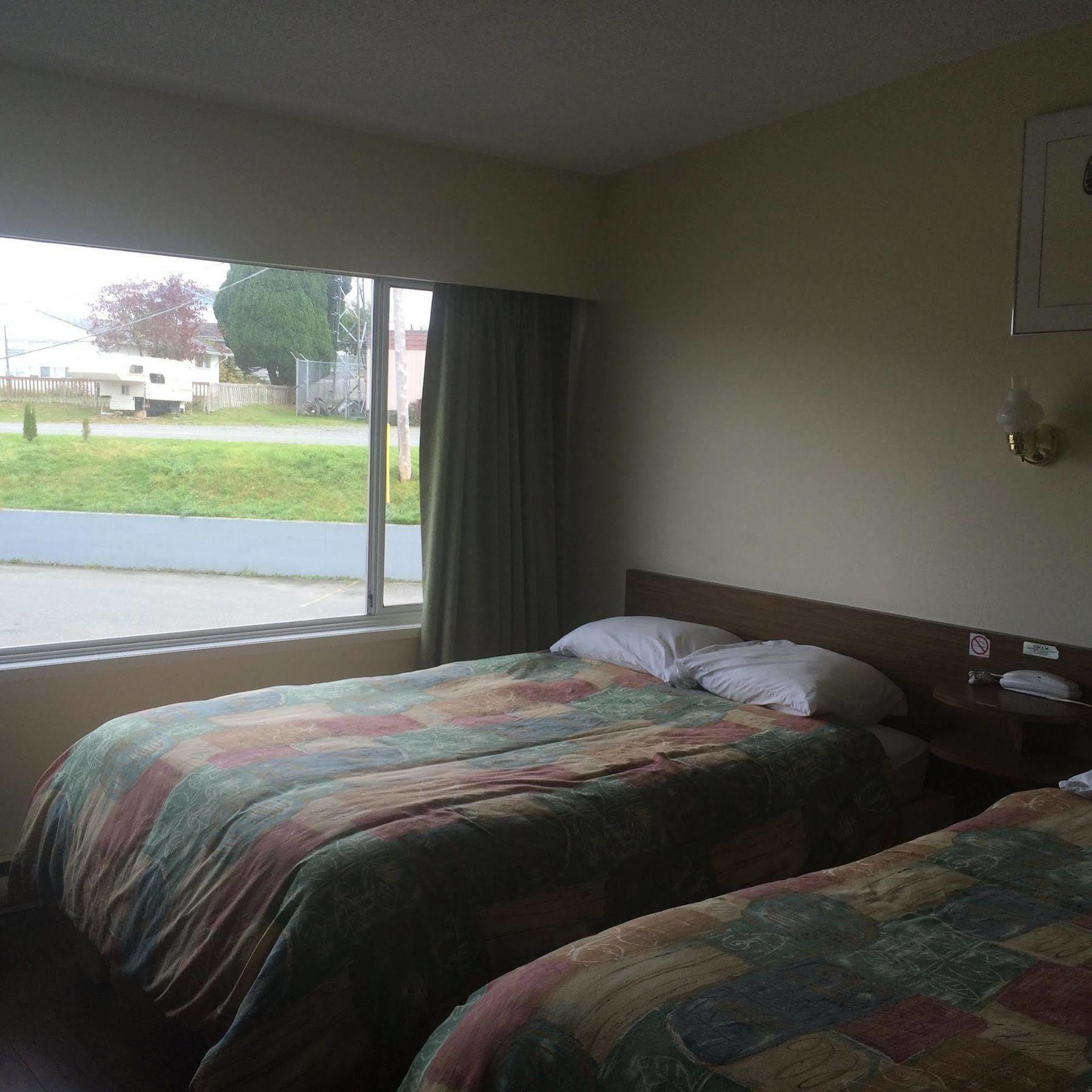 Dalewood Inn Port Mcneill Ngoại thất bức ảnh